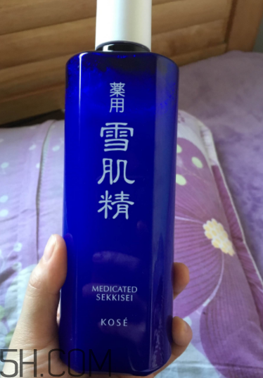 雪肌精化妝水適合干皮嗎？適合痘肌嗎？