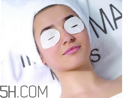 化妝棉和卸妝棉哪個(gè)好用？適宜油性皮膚的卸妝產(chǎn)品推薦