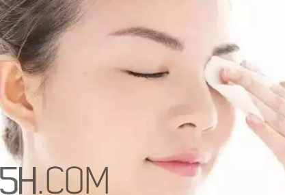 什么時候適合用卸妝油？洗臉撲可以卸妝么？