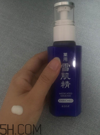 雪肌精盈潤乳液適合油皮嗎？適合夏季嗎？
