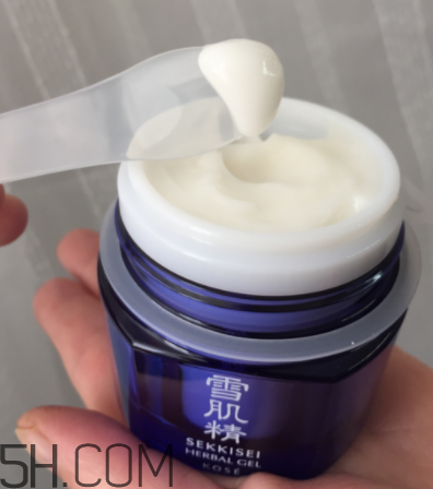 雪肌精菁華凝霜什么成分？有什么功效？