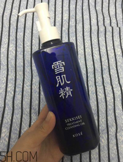 雪肌精卸妝油糊眼睛嗎？雪肌精卸妝油悶痘嗎？
