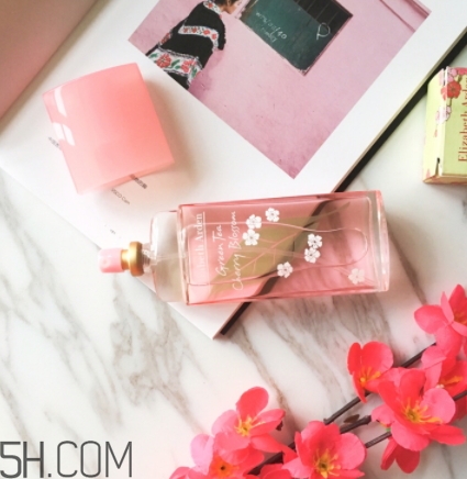 伊麗莎白雅頓綠茶櫻花香水好聞嗎？雅頓櫻花香水多少錢