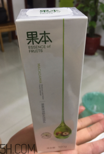 詩(shī)婷露雅堅(jiān)果潔面乳有泡沫嗎？適合油皮嗎？