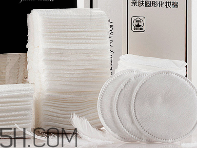 化妝棉卸妝時候要打濕嗎？使用化妝棉卸妝要注意什么？
