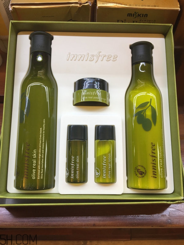 悅詩風(fēng)吟哪個(gè)系列適合干性肌膚？冬天用乳液還是霜？