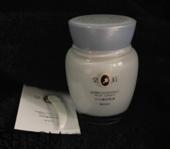 片仔癀珍珠膏夏天能用嗎？會不會很油？