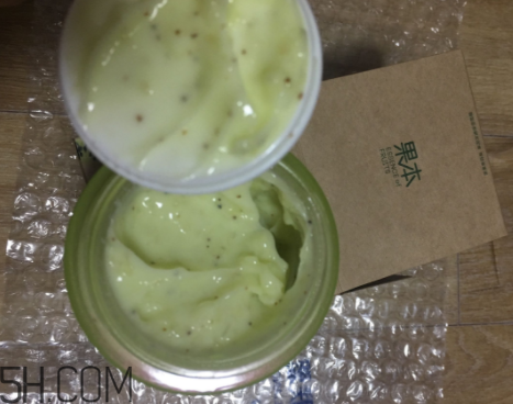 詩(shī)婷露雅果泥面膜什么功效？敷完要洗嗎？