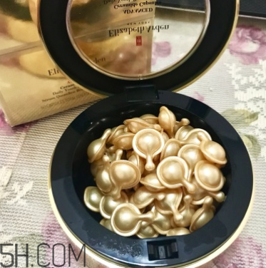 伊麗莎白雅頓精華膠囊油不油？適合油皮嗎？