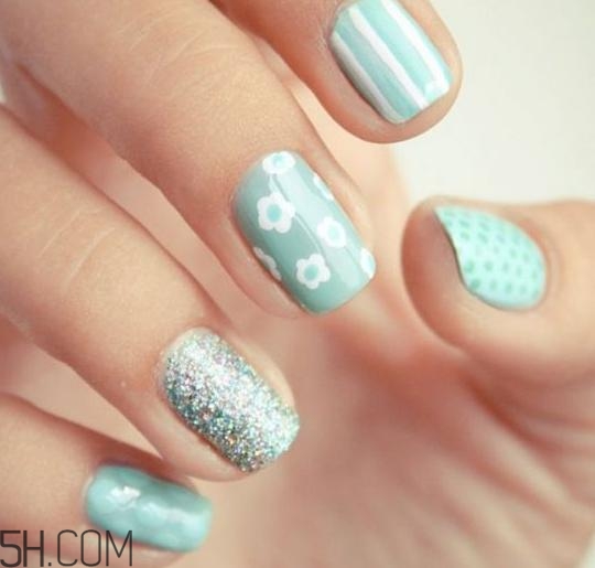 冬天涂什么指甲油好看？手黑涂什么指甲油好看？