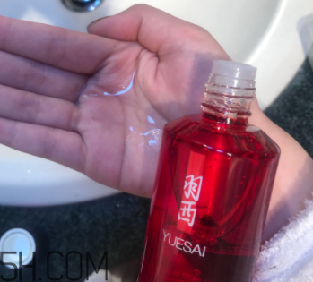 羽西靈芝水油不油？適合油皮嗎？