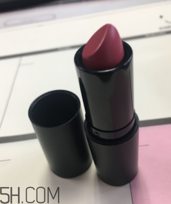 羽西蟲草口紅滋潤(rùn)嗎？哪個(gè)色號(hào)適合秋冬？