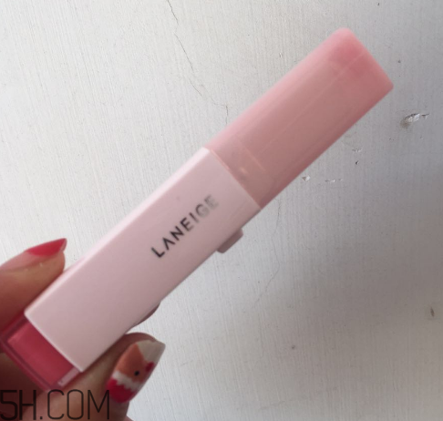 蘭芝v型雙色唇膏真人試色 蘭芝v型雙色唇膏適合黃皮嗎？