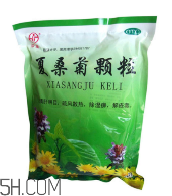 夏桑菊顆粒可以經(jīng)常喝嗎？夏桑菊顆?？梢造疃粏幔?></p><h3>夏桑菊顆?？梢造疃粏?/h3><p>如果是上火的痘痘是可以用夏桑菊顆粒，有清肝明目，疏風(fēng)散熱，除濕痹，解瘡毒的功效。用于風(fēng)熱感冒，目赤頭痛，頭暈耳鳴，咽喉腫痛，疔瘡腫毒等癥，并可作清涼飲料?？梢远喑砸恍┦卟撕退?，不要吃辛辣刺激的食物。</p><p style=