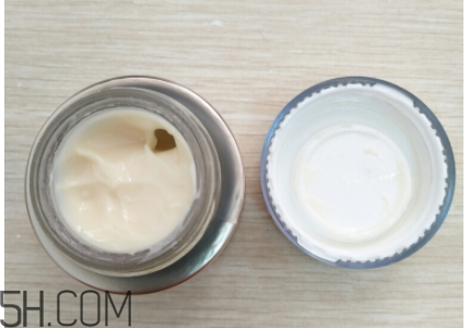 蘭蔻菁純眼霜與小黑瓶眼霜有什么區(qū)別？哪個好用？
