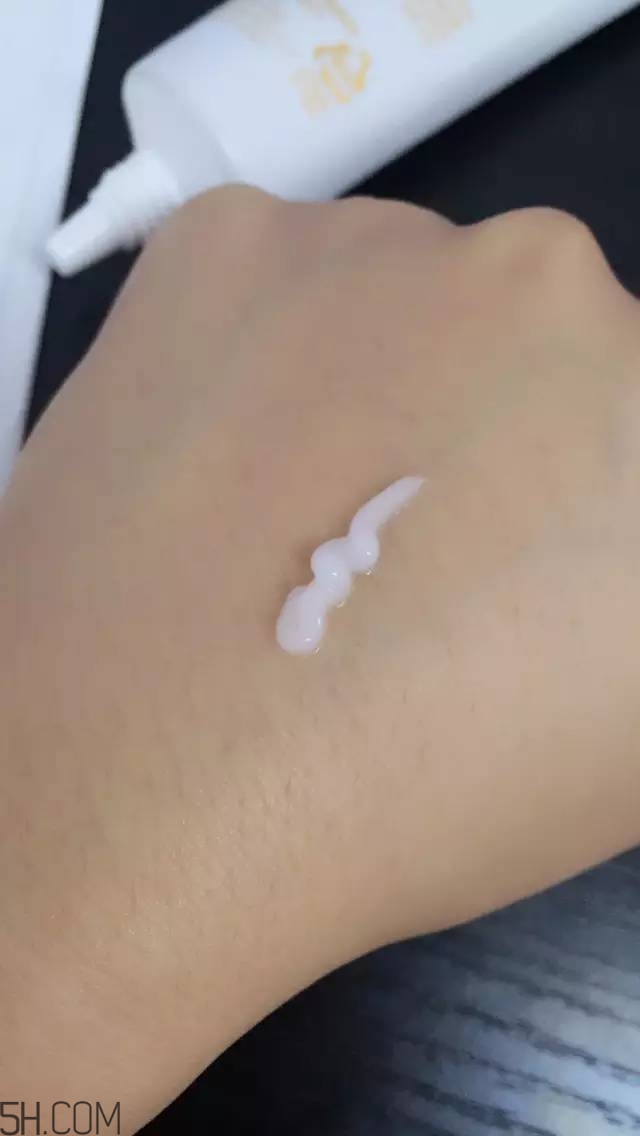 眼霜需要早晚都用嗎？ahc第五代眼霜效果怎么樣？
