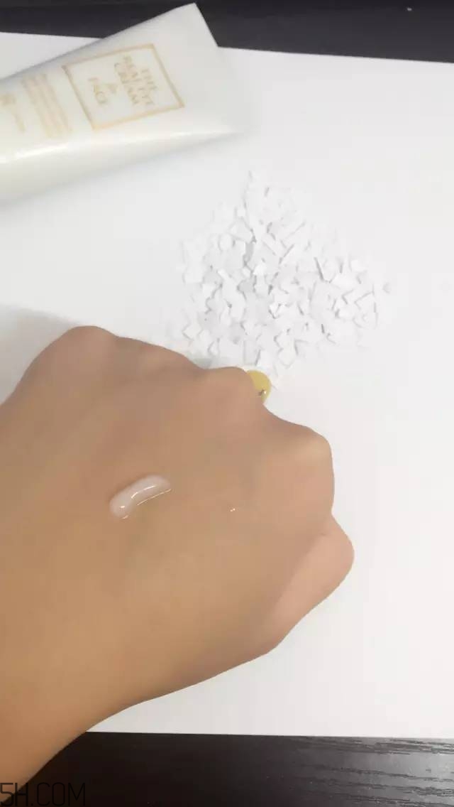 眼霜需要早晚都用嗎？ahc第五代眼霜效果怎么樣？