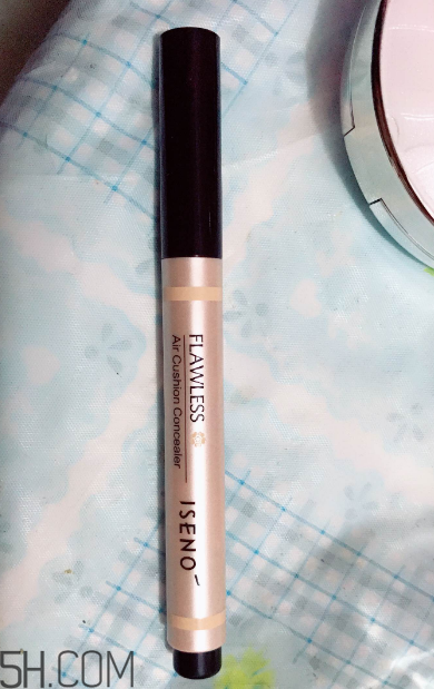 伊絲諾遮瑕液怎么樣？伊絲諾遮瑕液好用嗎？