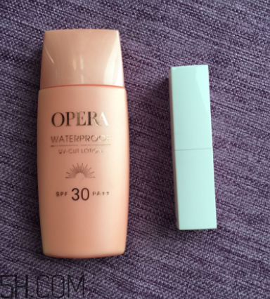 娥佩蘭防曬霜是物理防曬還是化學防曬？油不油？