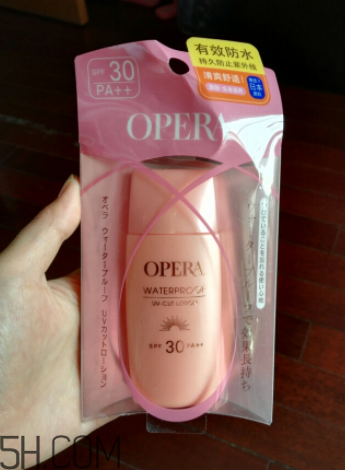 娥佩蘭防曬霜是物理防曬還是化學防曬？油不油？