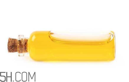 甘油會(huì)讓皮膚變黃嗎？甘油要怎么使用？