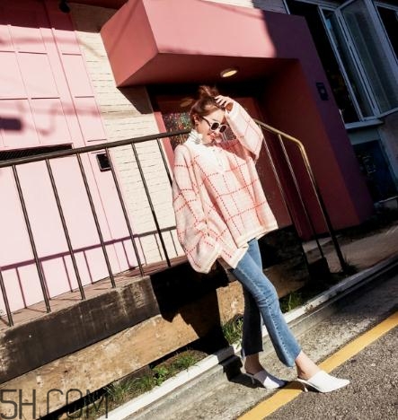 粉色毛衣搭配什么下身？粉色毛衣下面怎么搭配？