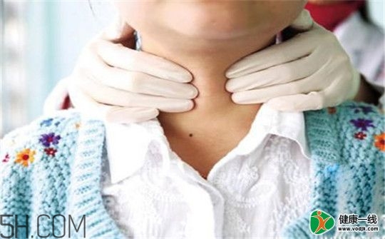 甲狀腺腫大和甲亢的區(qū)別有哪些？甲狀腺腫大適合吃什么食物？