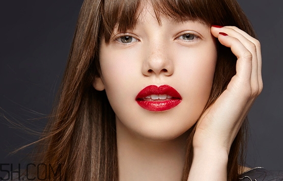 腮紅刷怎么用？腮紅刷使用步驟