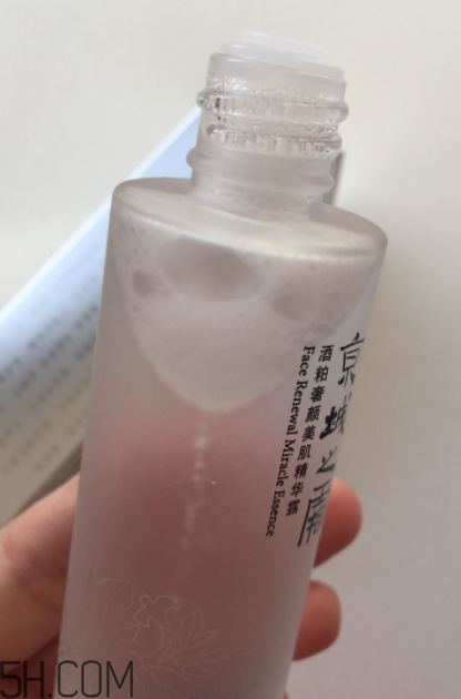 京城之霜神仙水含酒精嗎？適合脆弱敏感肌嗎？