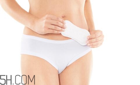 女人如何正確的使用衛(wèi)生巾？衛(wèi)生巾清涼好不好？