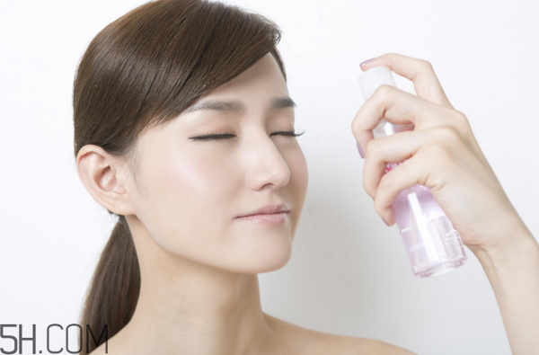 面霜什么時(shí)候用最好？保濕面霜哪個(gè)牌子好用？