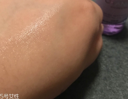 自然堂凝時鮮顏系列適合什么膚質(zhì)？