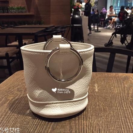 simon miller包包怎么樣？水桶包有這個就夠了