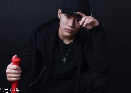 AndyHYQ是誰？andyhyq微博