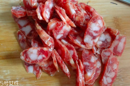 臘腸和香腸有什么區(qū)別？臘腸香腸概念不同
