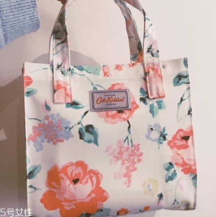 cath kidston是什么牌子？少女最愛(ài)的小碎花風(fēng)代表