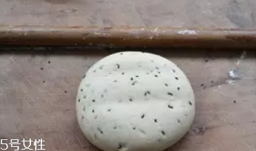 ?炸麻葉用什么水和面？面粉還是淀粉還是木薯粉
