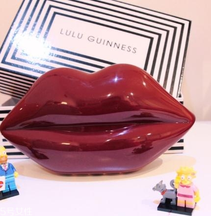 lulu guinness紅唇包多少錢？這款輕奢包包一定要入