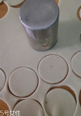油角的皮要怎樣才松脆？關(guān)鍵看火候和時間