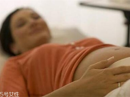 孕婦臉浮腫怎么消除？科學(xué)喝水是關(guān)鍵
