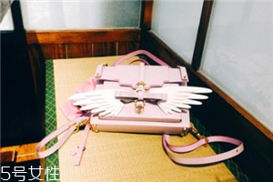 niels peeraer包包多少錢？滿足你所有的少女情節(jié)