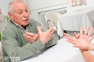癲癇發(fā)作時(shí)怎么辦？讓他安靜地做一個(gè)抽搐的患者