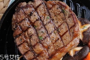 煎牛排為什么嚼不動 原因有三點(diǎn)