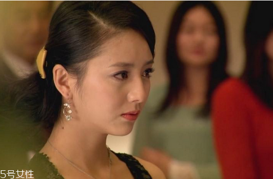 脖子后面有痣好嗎？激光冷凍祛痣易導(dǎo)致癌變