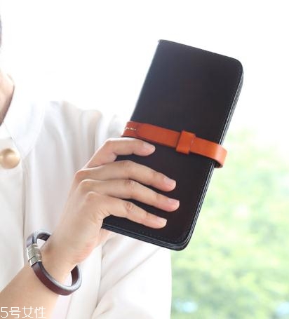 植鞣皮用什么油？經(jīng)得起時間考驗的皮革