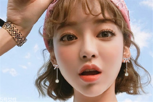 暖色系腮紅適合什么人群？黃皮女生口紅腮紅搭配