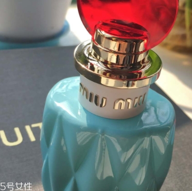 miumiu2018粉色香水好聞嗎？和舊款香水哪個更好聞