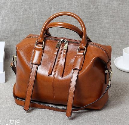 油蠟皮和牛皮哪個好？歲月沉淀的經(jīng)典之作