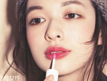 2018開年爆款色莓果紫，怎么涂更美？