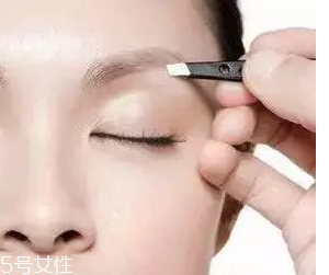 眉型為什么很奇怪？眉頭沒(méi)畫(huà)好